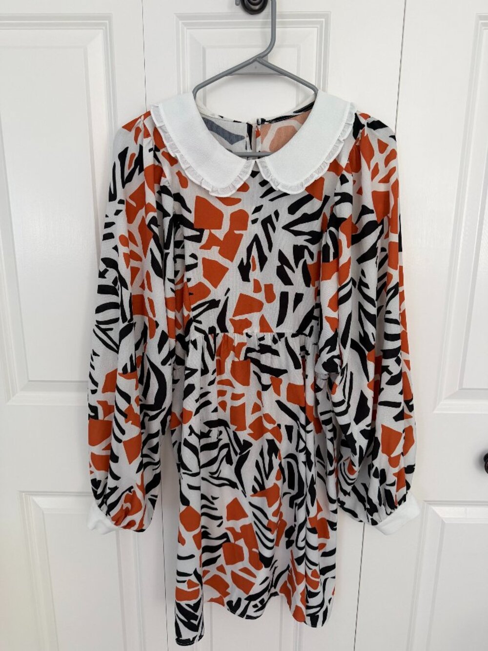 French Connection • AFRA Drape Puff Sleeve Dress - Large Black/Orange